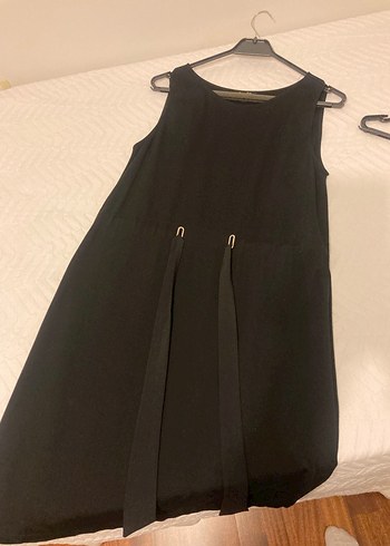 Kemer Detaylı Siyah Midi Elbise
