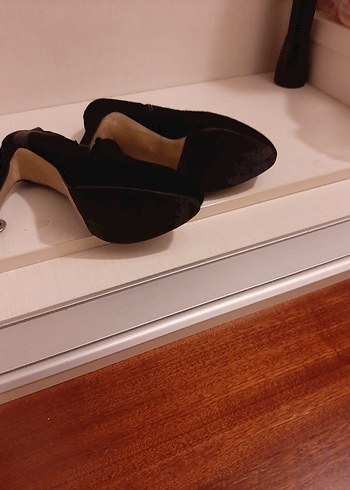 Siyah Süet Stiletto Topuklu Kadın Bot - Görsel 4