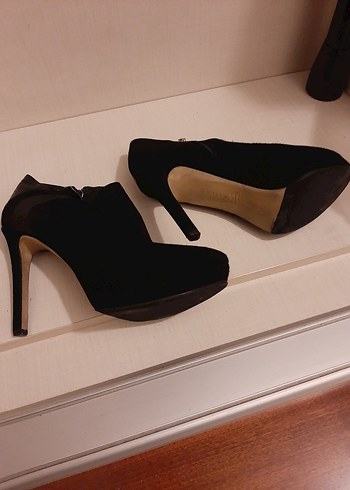 Siyah Süet Stiletto Topuklu Kadın Bot - Görsel 7