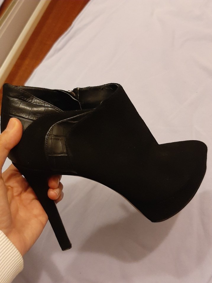 Siyah Süet Stiletto Topuklu Kadın Bot - Görsel 2