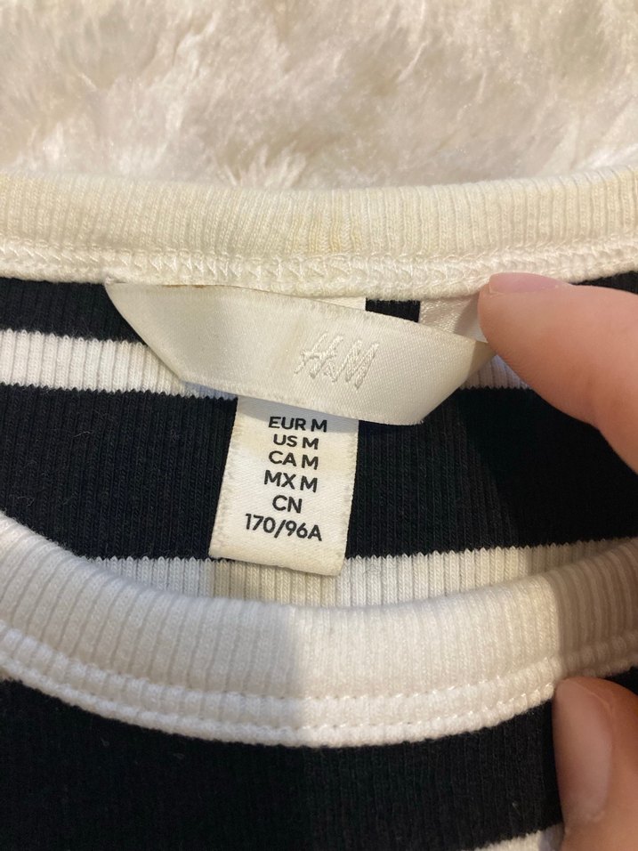 Siyah Çizgili Kolsuz Crop - Görsel 2