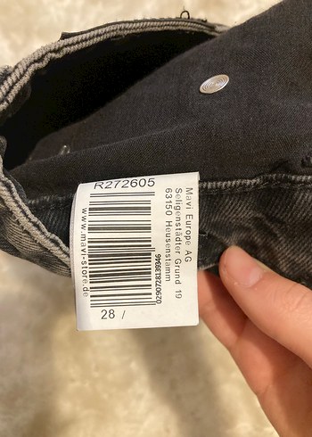 Siyah Kadın Denim Şort - Görsel 3