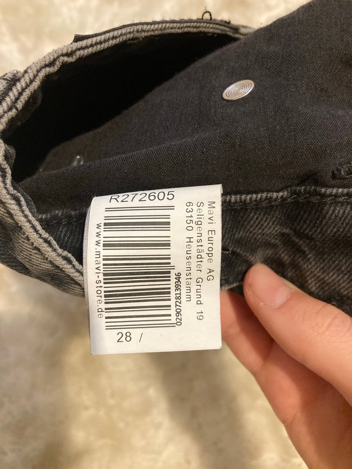 Siyah Kadın Denim Şort - Görsel 3