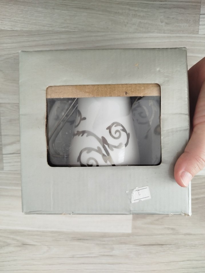 Gri Desenli Beyaz Kahve Fincanı ve Tabağı - Görsel 2