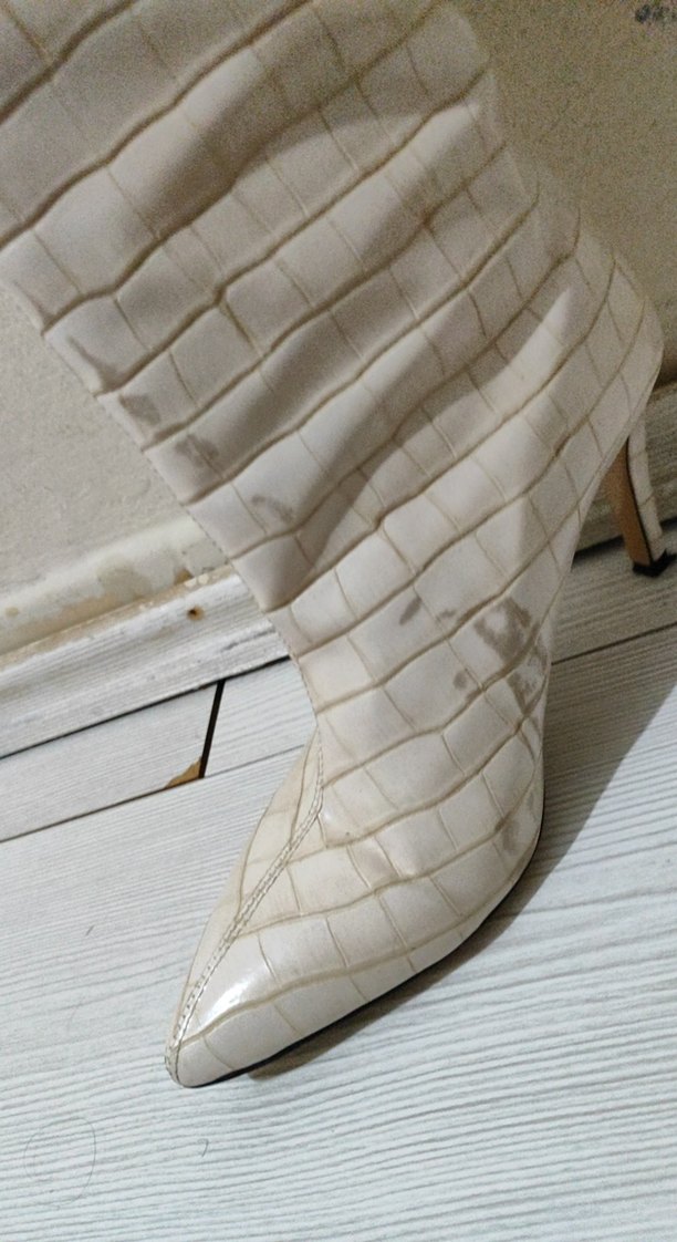 Bej Yılan Desenli İnce Topuklu Diz Boyu Çizme - Görsel 3