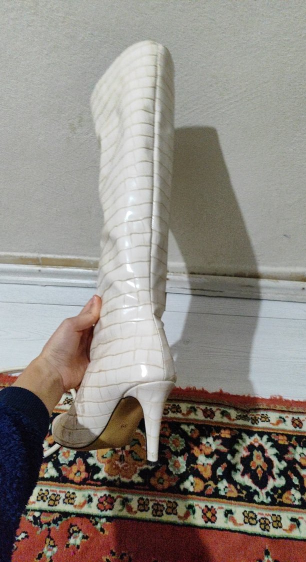 Bej Yılan Desenli İnce Topuklu Diz Boyu Çizme - Görsel 5