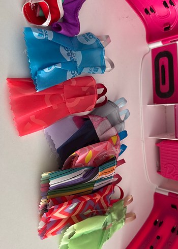 Çocuklar için renkli pembe oyuncak gardırop - Görsel 2
