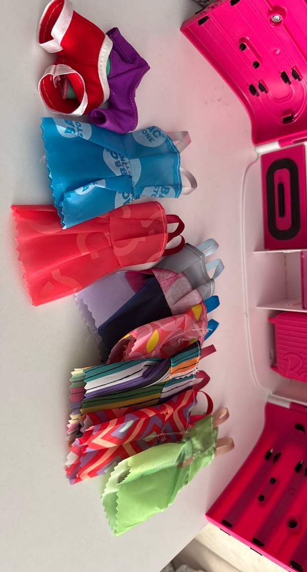 Çocuklar için renkli pembe oyuncak gardırop - Görsel 2