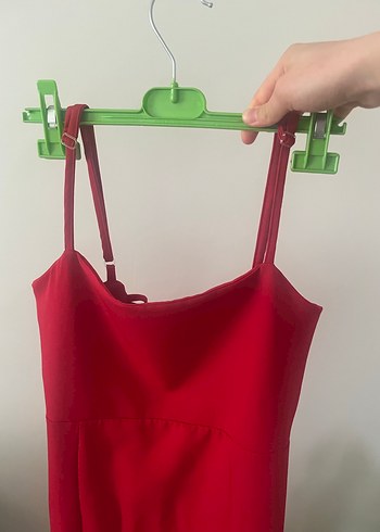 Kırmızı V Yaka Mini Yırtmaç Detaylı Elbise - Görsel 5