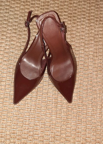 Zara Klasik Kahverengi Deri Stiletto. Hiç giyilmedi.