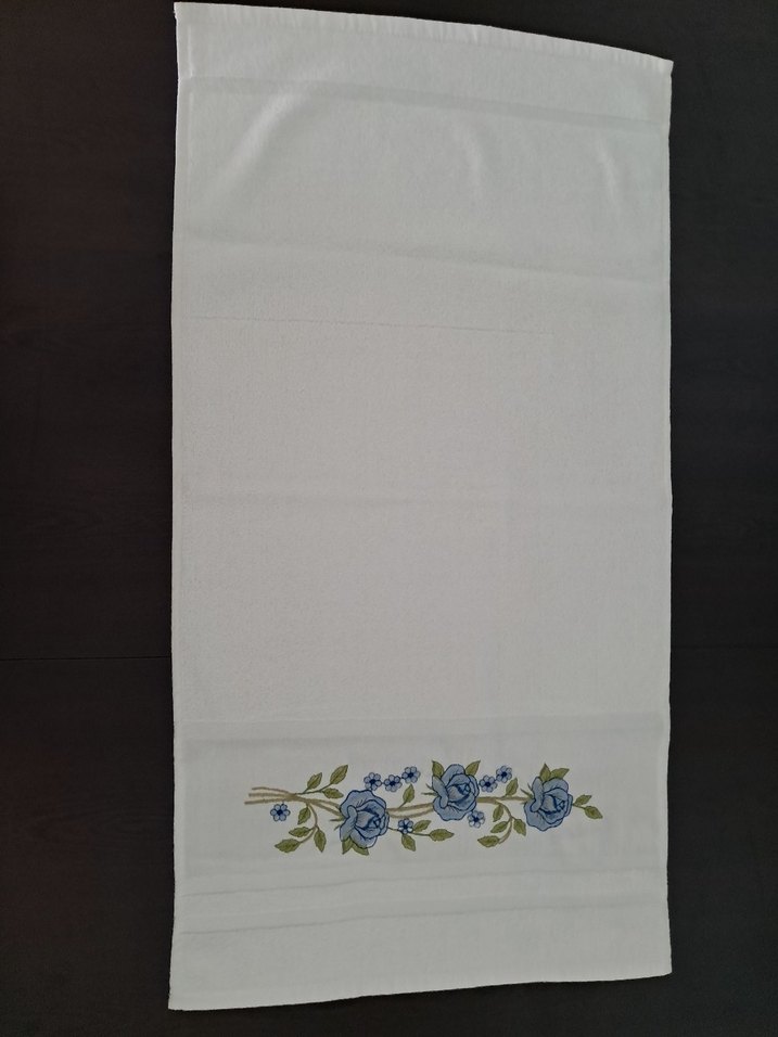 Nakışlı Mavi Çiçekli Havlu - Görsel 2