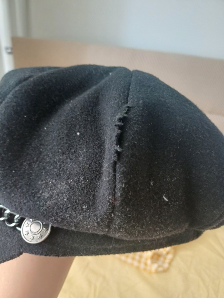 Düğmeli Siyah Yün Kadın Şapka - Görsel 4