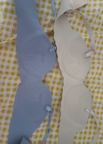 Minimalist beyaz ve pastel sütyenler - Görsel 3