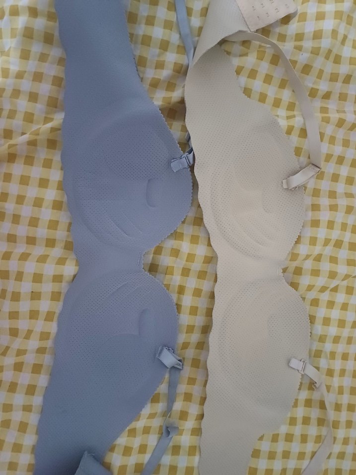 Minimalist beyaz ve pastel sütyenler - Görsel 3