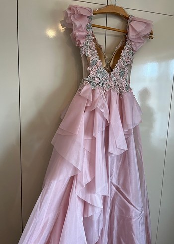 Pembe Uzun V Yakalı Nakışlı Abiye Elbise