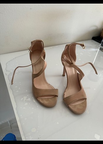 Bej Süet Stiletto Topuklu Kadın Ayakkabı Desa