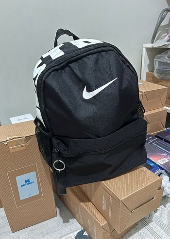  Beden Orjinal Nike çanta