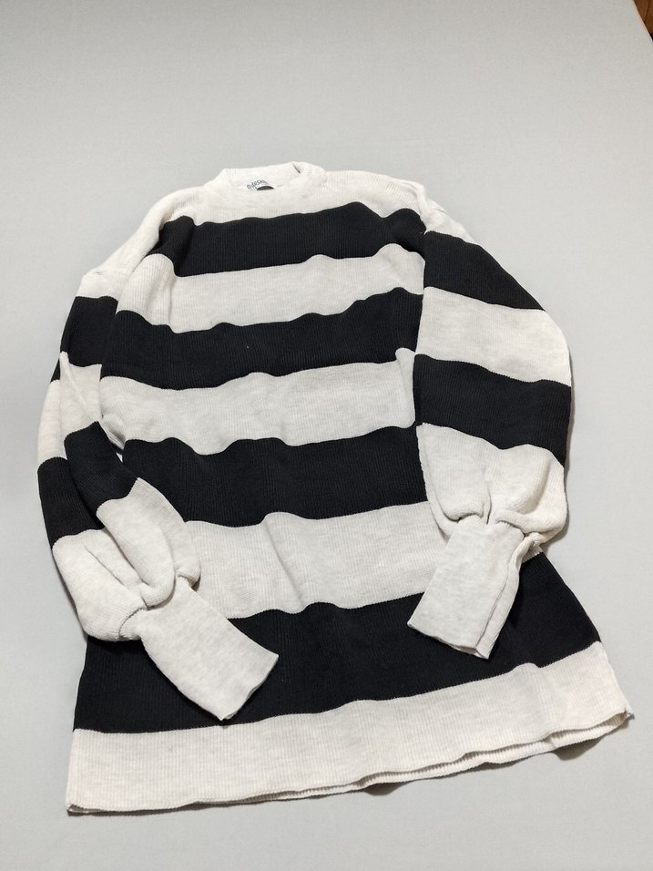 Kadın Siyah-Beyaz Çizgili Triko Kısa Kollu Elbise - Görsel 3