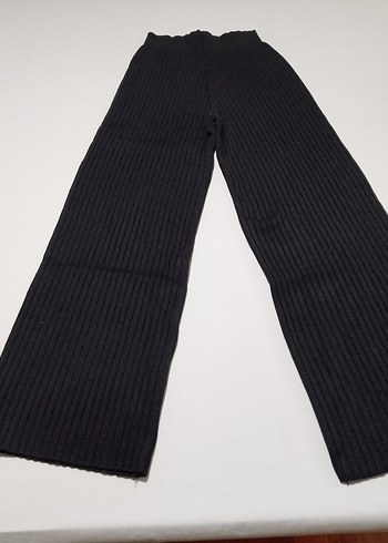 Kadın Siyah Piliseli Rahat Kumaş Pantolon - Görsel 2