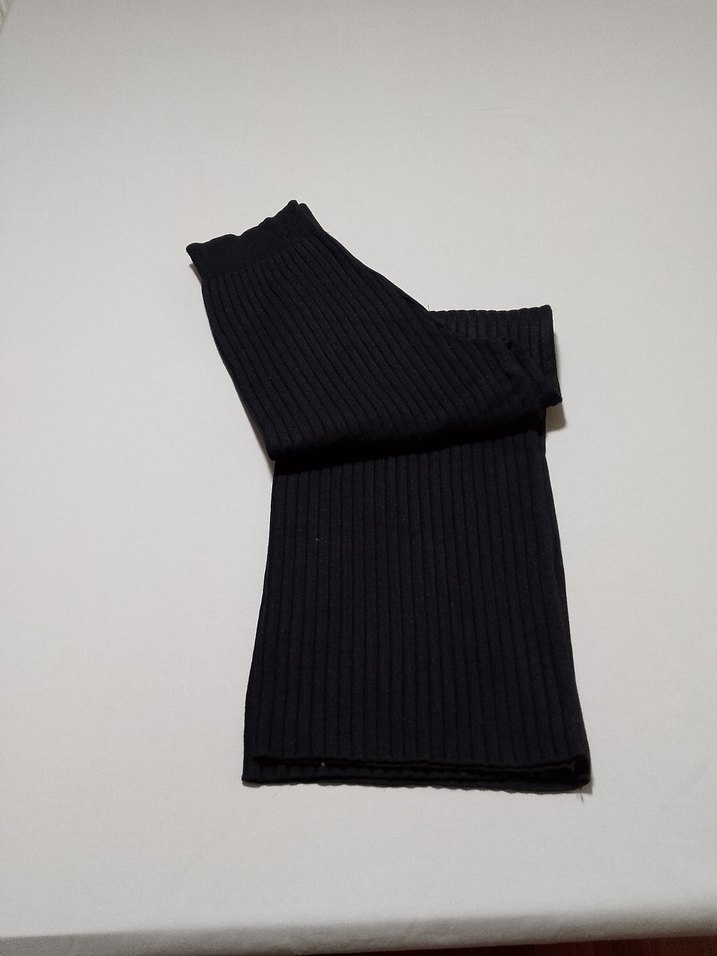 Kadın Siyah Piliseli Rahat Kumaş Pantolon - Görsel 4