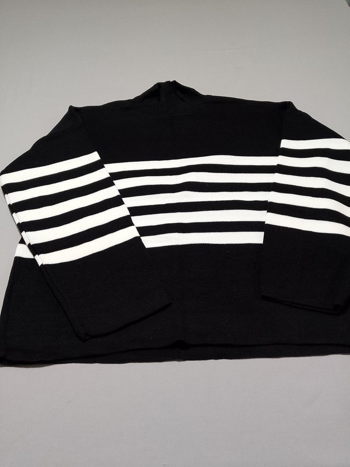 Siyah Beyaz Çizgili Boğazlı Triko Kazak - Görsel 2