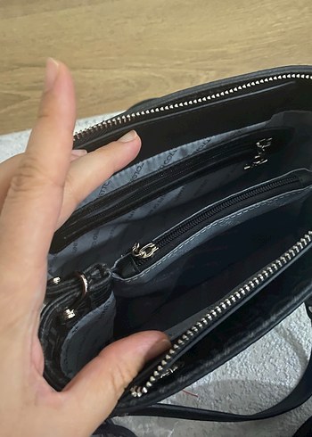 Benetton Zincir Detaylı Siyah Deri Kadın Çanta