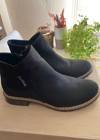 Süet Kadın Botu Siyah