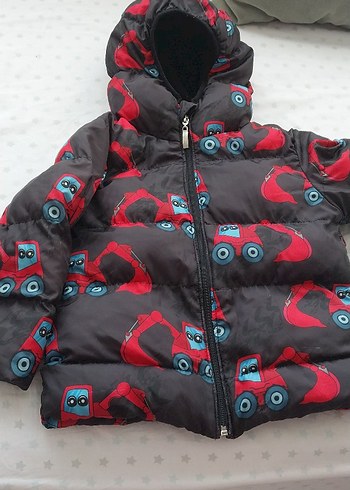 Kapüşonlu Kırmızı Desenli Erkek Çocuk Mont