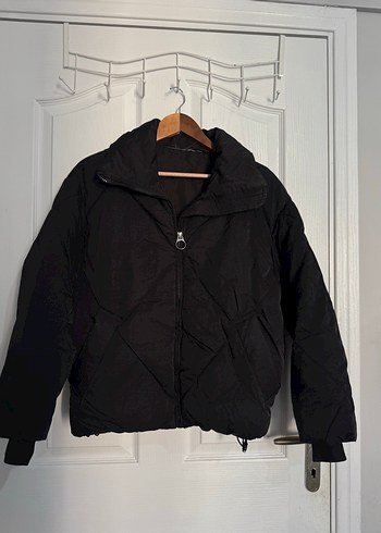 Siyah Yüksek Yakalı Kadın Mont - Görsel 3