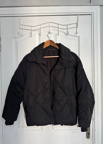 Siyah Yüksek Yakalı Kadın Mont - Görsel 6