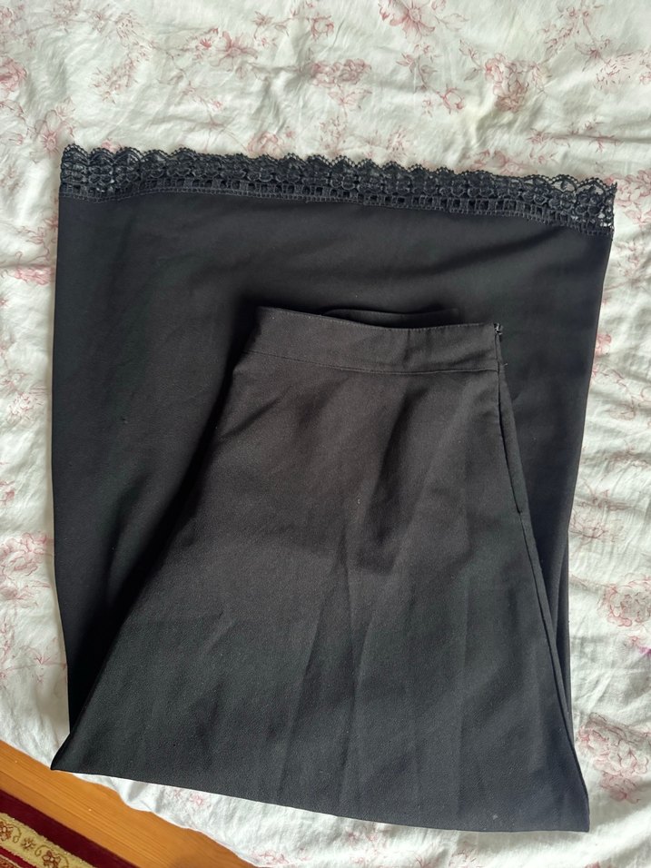 Dantel Detaylı Siyah Etek - Görsel 2