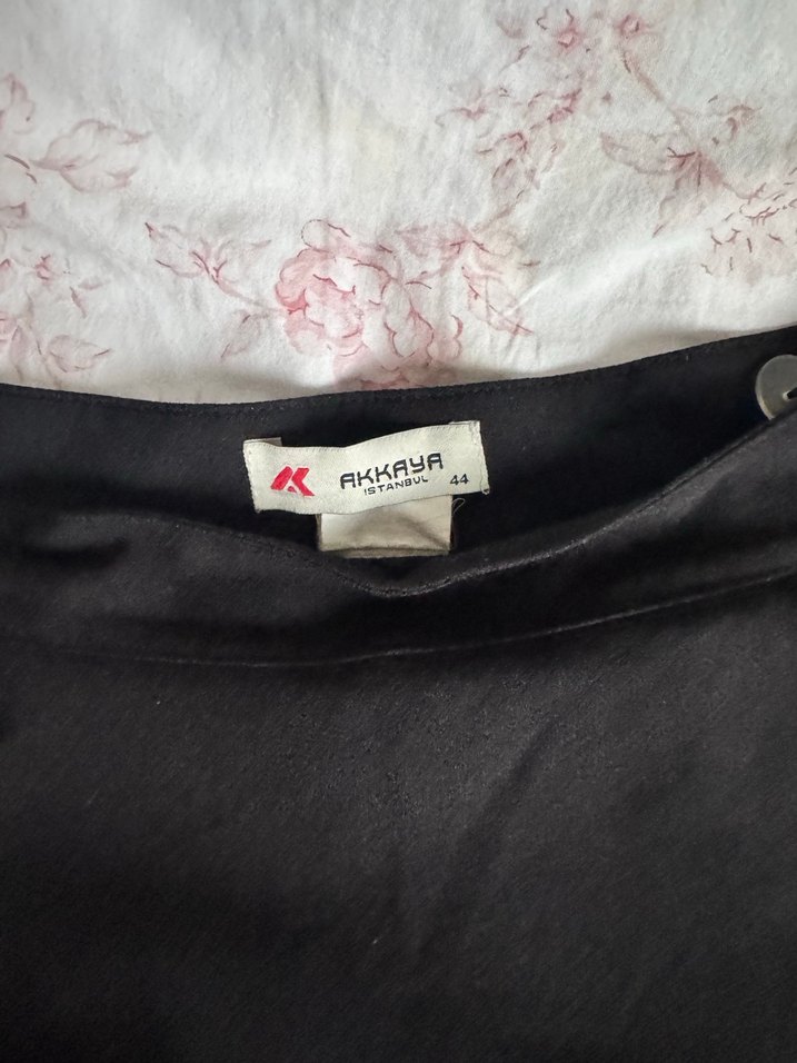 Dantel Detaylı Siyah Etek - Görsel 3