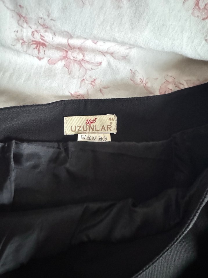 Siyah Kadın Etek - Görsel 3