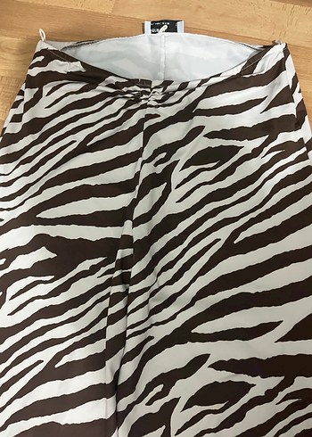 Kahverengi Zebra Desenli Kadın İspanyol Paça Pantolon Bershka - Görsel 2