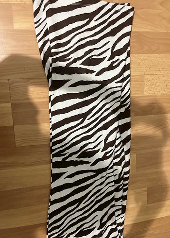 Kahverengi Zebra Desenli Kadın İspanyol Paça Pantolon Bershka - Görsel 6