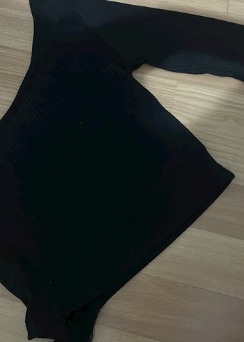 Kemer Detaylı Siyah Tek Kol Bluz - Görsel 4