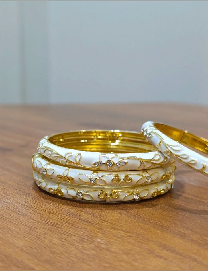 Beyaz renk Gold renk mineli bilezik - Görsel 2