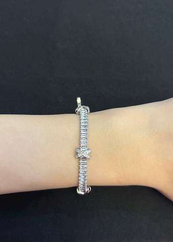 Zincir Detaylı gümüş renkli  Kadın Bileklik - Görsel 3