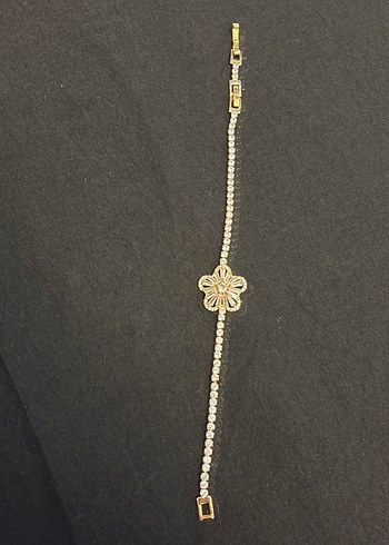 Çiçek Desenli Altın Renkli Kadın Bileklik - Görsel 3