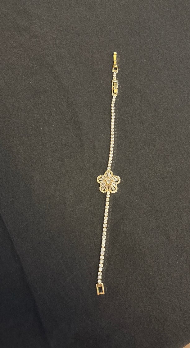 Çiçek Desenli Altın Renkli Kadın Bileklik - Görsel 3