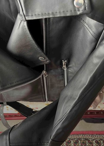 Diğer Kemer Detaylı Siyah Deri Biker Ceket