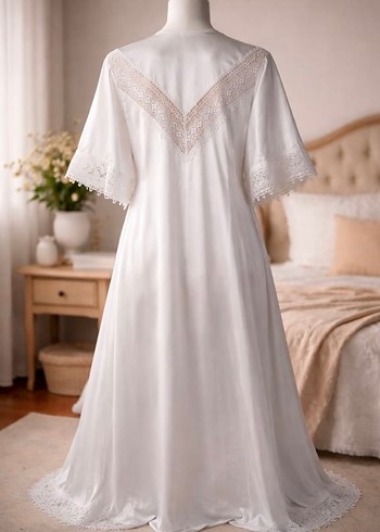 Nakışlı Uzun Beyaz Kadın Sabahlık - Görsel 2