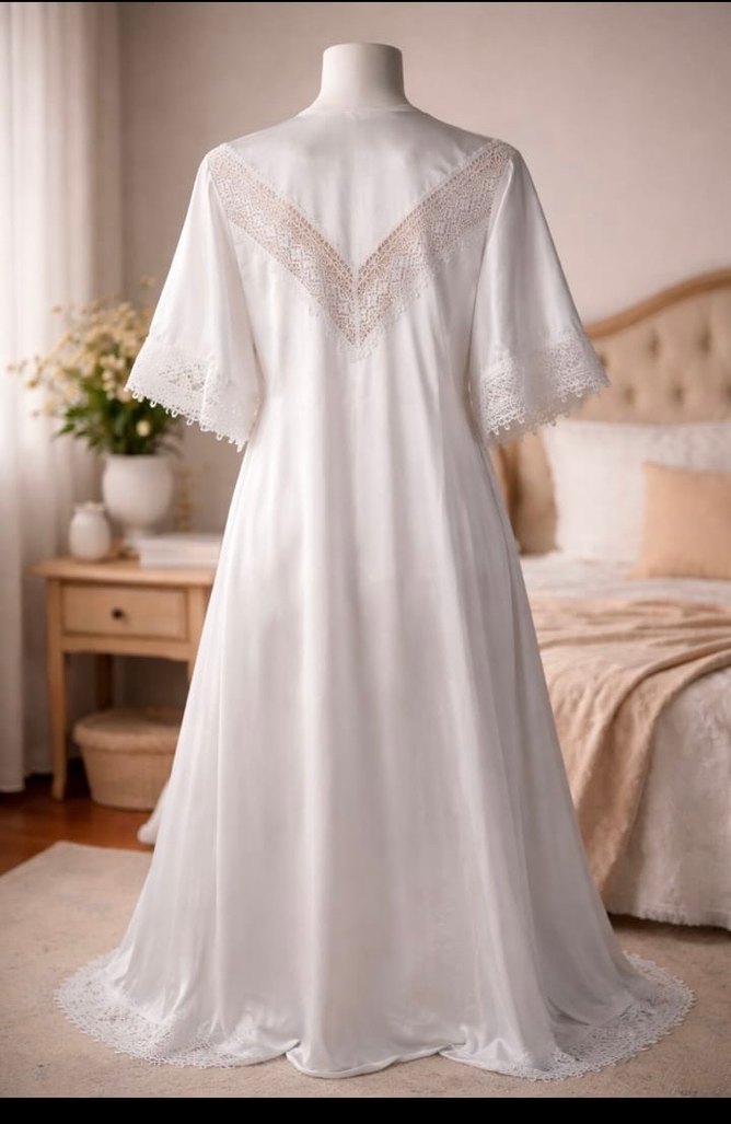 Nakışlı Uzun Beyaz Kadın Sabahlık - Görsel 2