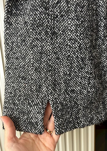 Koton kışlık kemer Detaylı Siyah Desenli Mini Etek - Görsel 3