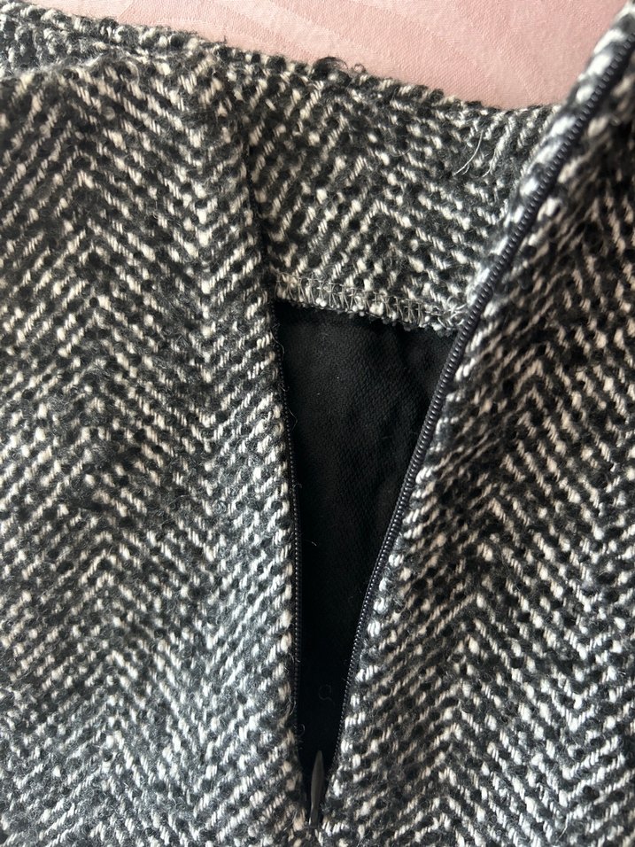 Koton kışlık kemer Detaylı Siyah Desenli Mini Etek - Görsel 2