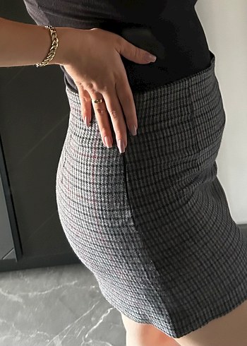 ZARA KIŞLIK ETEK KAÇIRMAA  S-M uygun Ekose Desenli Gri Mini Etek - Görsel 4