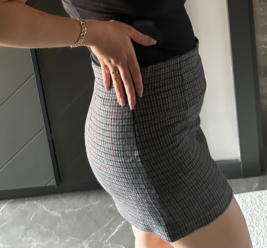 ZARA KIŞLIK ETEK KAÇIRMAA  S-M uygun Ekose Desenli Gri Mini Etek - Görsel 4