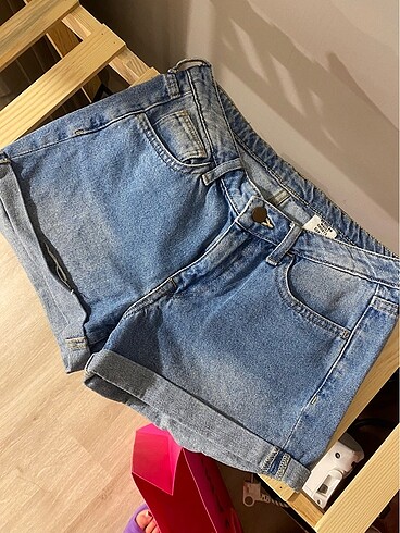 H&M sort