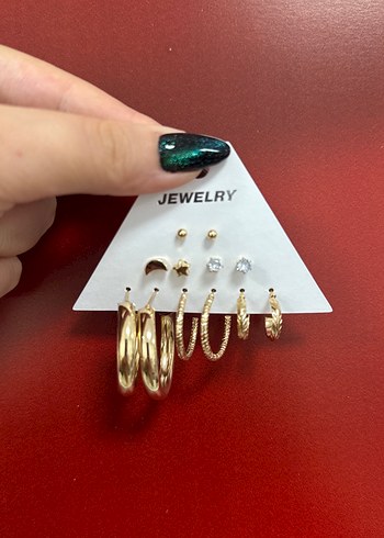  Beden Zincir Detaylı Minimalist Altın Küpe
