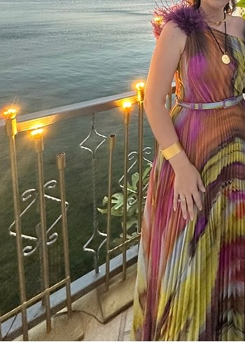 Renkli Piliseli Uzun Kayık Yaka Abiye Elbise - Görsel 3